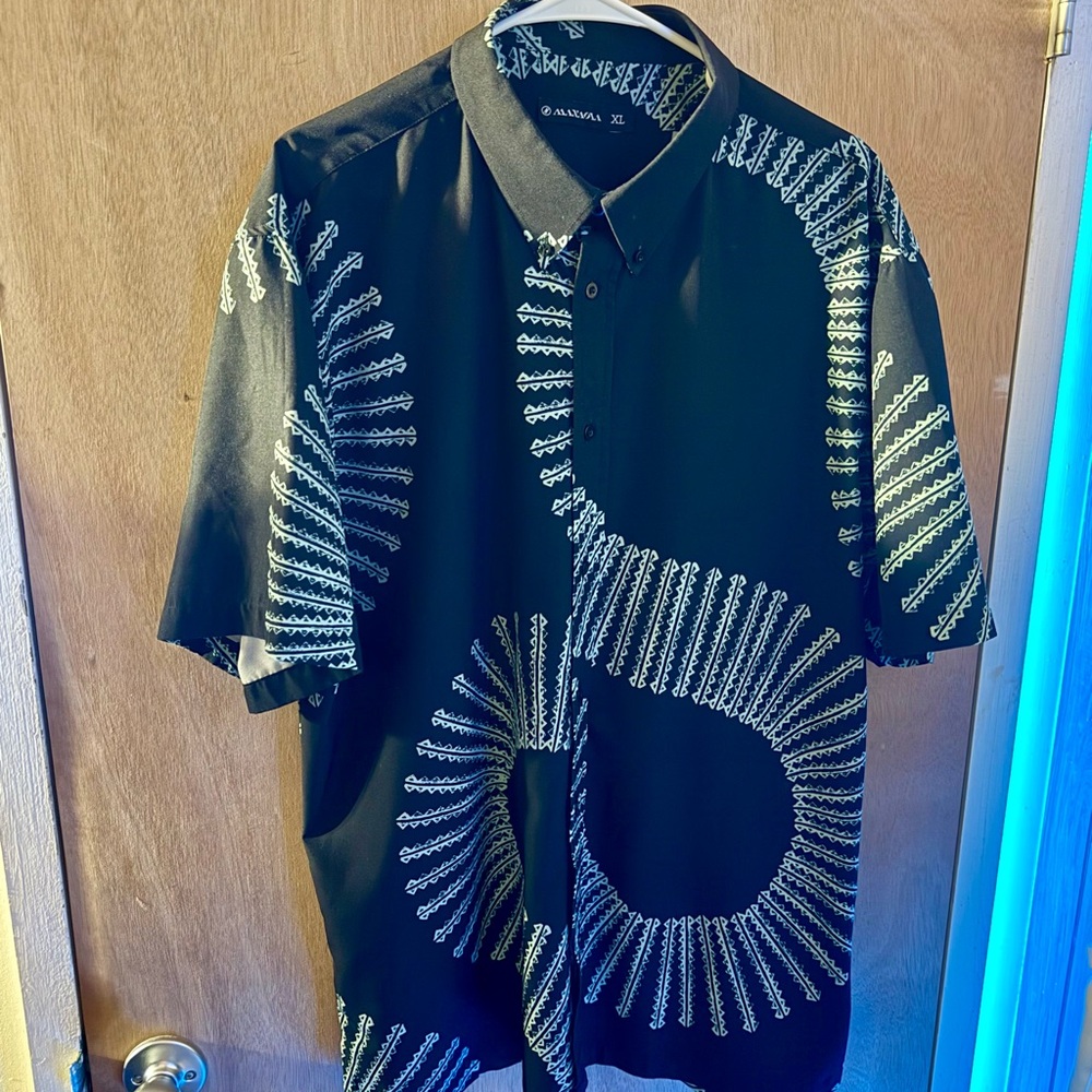 Manaola XL Button Down